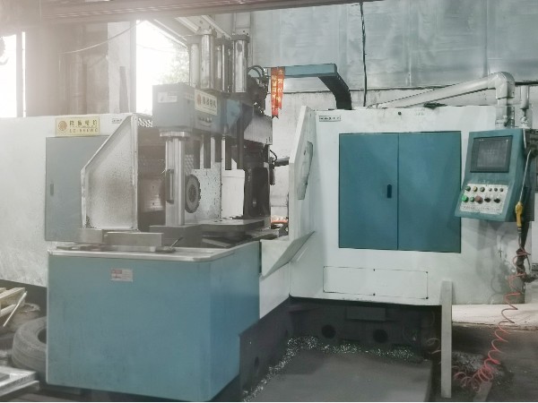 隆實(shí)-鋸料加工車間